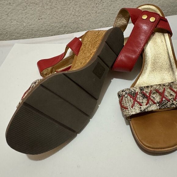 Marc Joseph Dyckman Strappy Red Leather Wedge Sandals - Picture 11 of 11